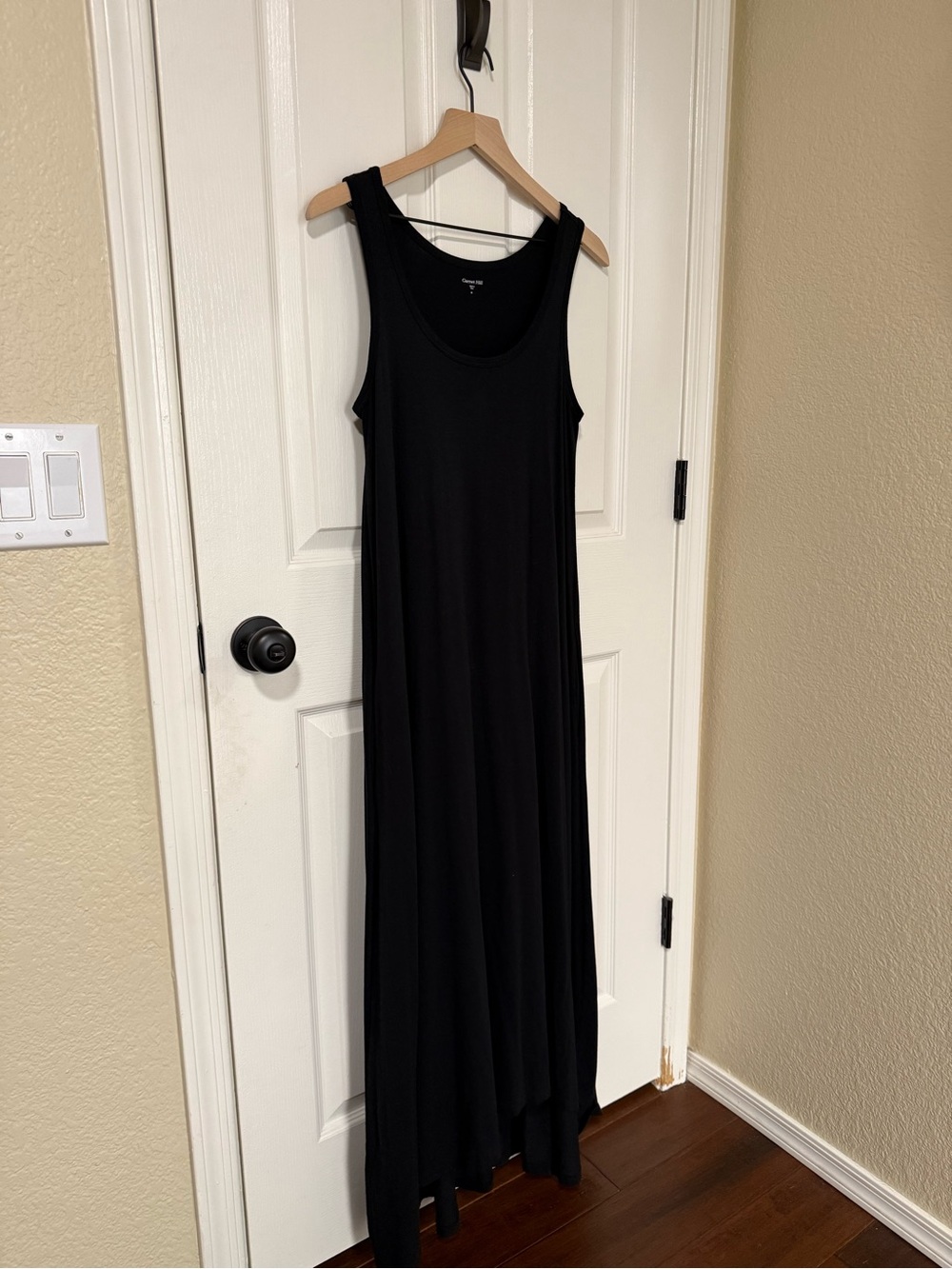 GARNET HILL Classic Black Sleeveless Maxi Dress - Large